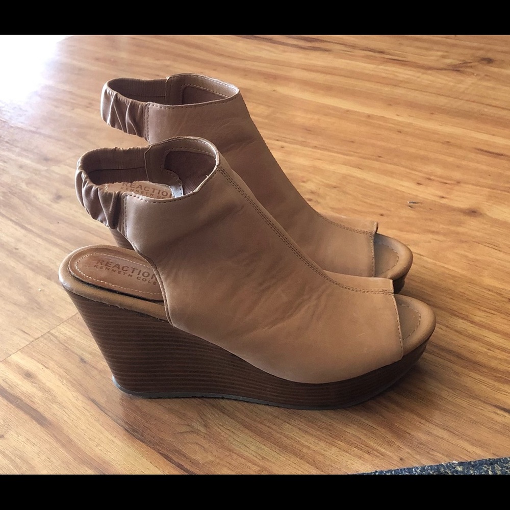 KENNETH COLE REACTION
Sole Chick Platform Wedge Sandals 8 1/2